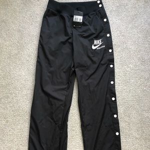NIKE popper pants